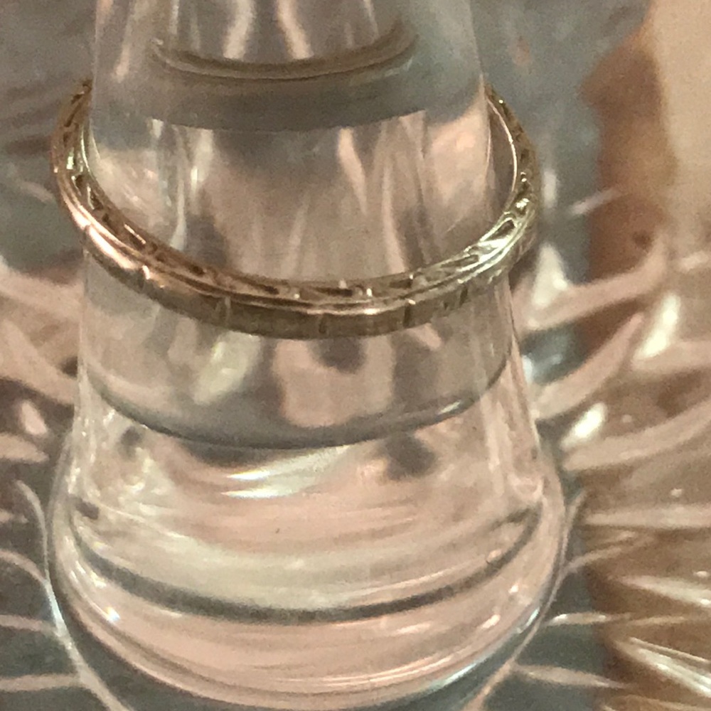 Genuine ANTIQUE Stunning 18K White Gold Ring